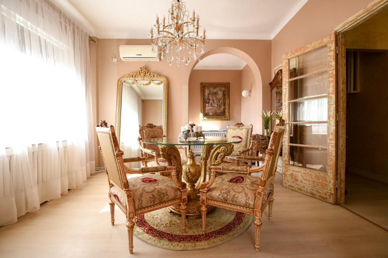 Baroque Splendor: Breathtaking Views & Design Leilighet Bucureşti Eksteriør bilde