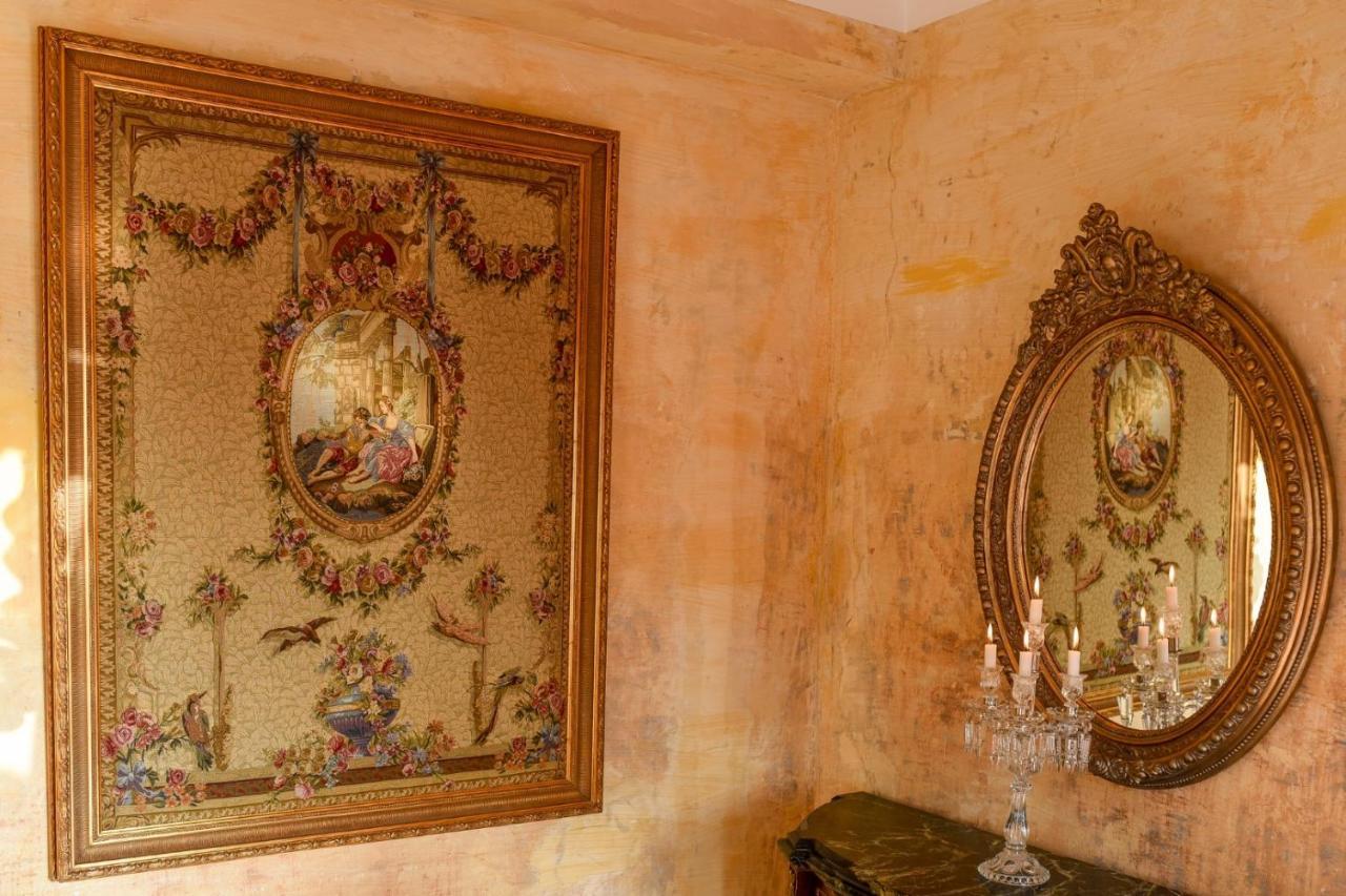 Baroque Splendor: Breathtaking Views & Design Leilighet Bucureşti Eksteriør bilde