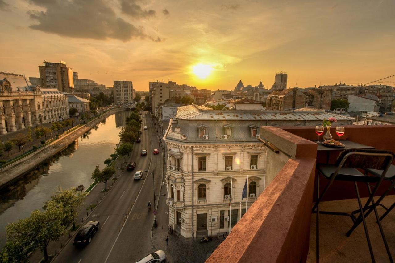Baroque Splendor: Breathtaking Views & Design Leilighet Bucureşti Eksteriør bilde