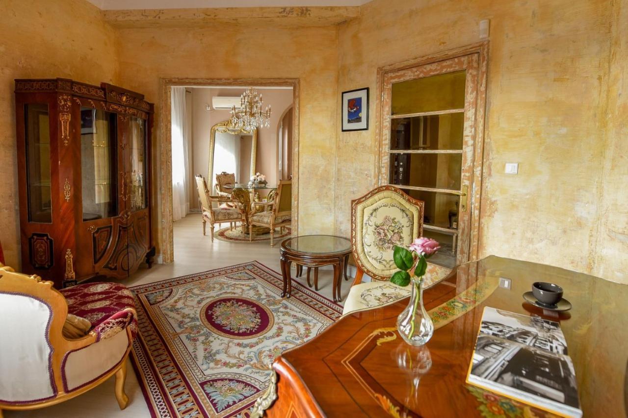 Baroque Splendor: Breathtaking Views & Design Leilighet Bucureşti Eksteriør bilde