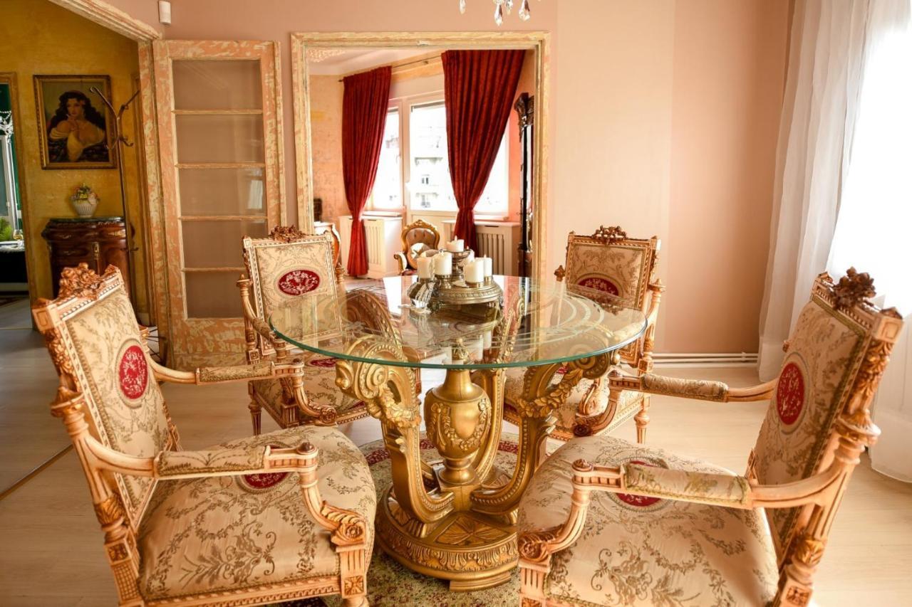 Baroque Splendor: Breathtaking Views & Design Leilighet Bucureşti Eksteriør bilde