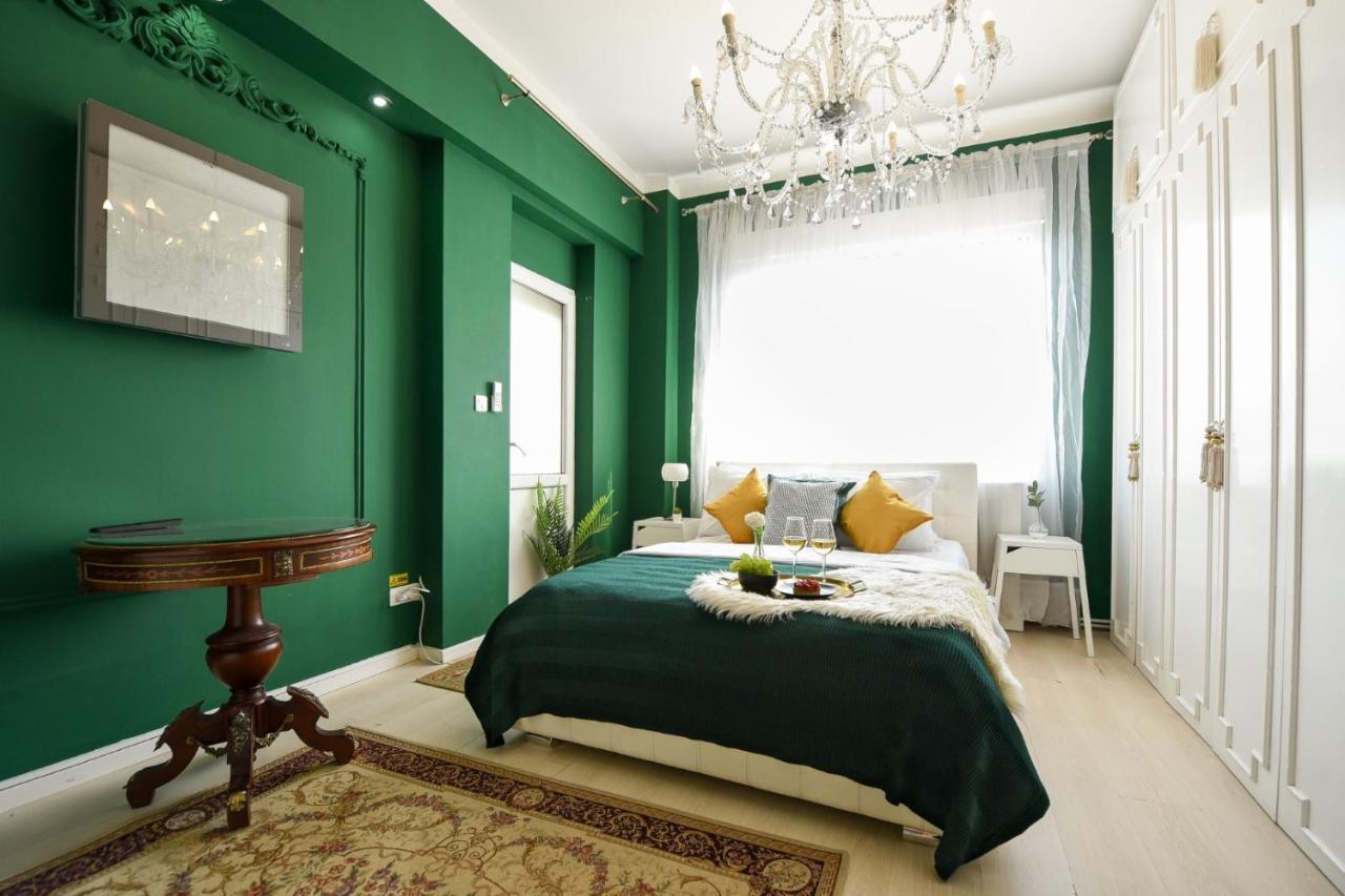 Baroque Splendor: Breathtaking Views & Design Leilighet Bucureşti Eksteriør bilde